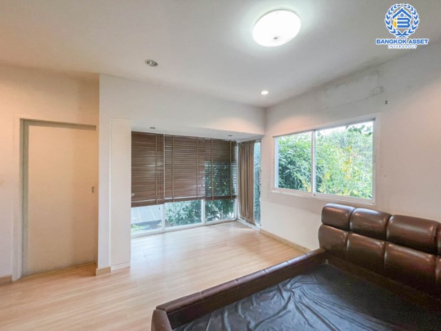 *****บ้านแฝดมือสอง ม.บ้านต้นไม้ ดอนเมือง-เทิดราชัน เนื้อที่ 40.6 ตร.ว. มาพร้อมฟังก์ชัน 3 ห้องนอน 3 ห้องน้ำ บ้านสวยพร้อมเข้าอยู่ ต่อเติมเต็มทั้งหลัง *แถมเครื่องปรับอากาศ 1 เครื่องและเครื่องปรับปรับอากาศ 1 เครื่อง บนทำเลเชื่อมต่อถนนหลายเส้นทาง และทางด่วน "ศรีสมาน"